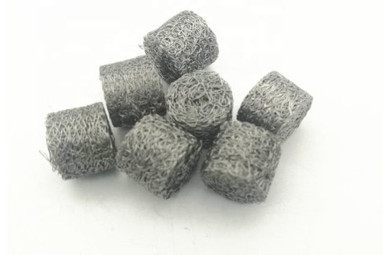 Rete metallica lavorata a maglia compressa flessibile da 20 * 60 mm che fornisce eccellente filtrazione e stabilità strutturale nelle applicazioni industriali